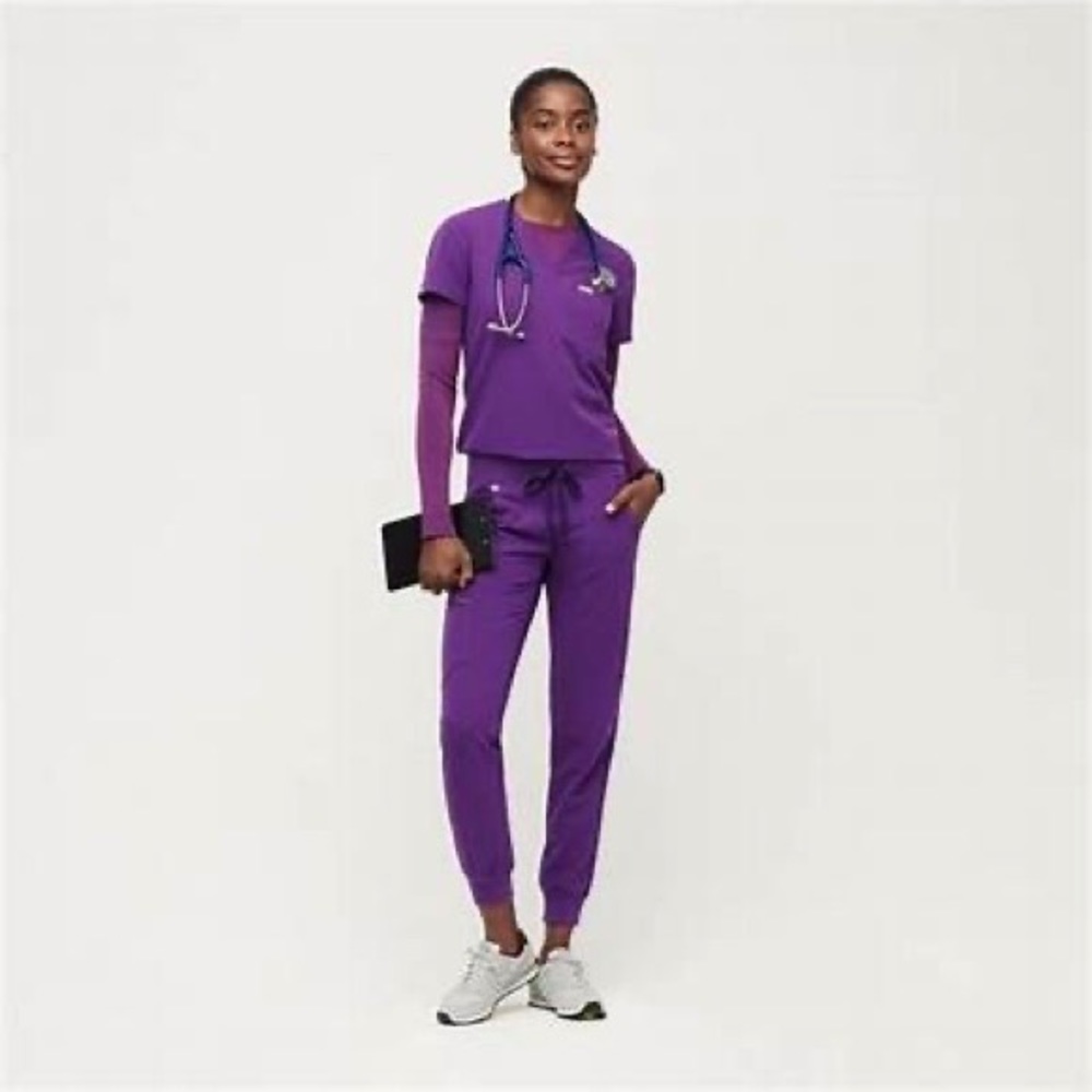 FIGS Scrub Set Catarina One Pocket Zamora Jogger Medium Brand New Digital grape